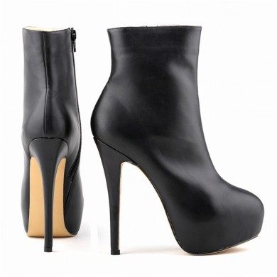 Ankle Boot - Preta com Meia Pata