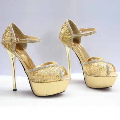 Peep Toe - Dourado de Renda e Cristais