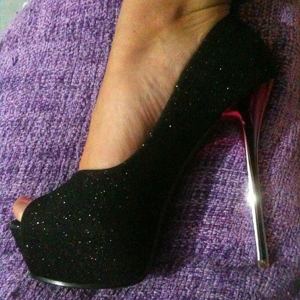 Peep toe brilhante 2025