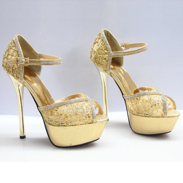 Peep toe dourado deals