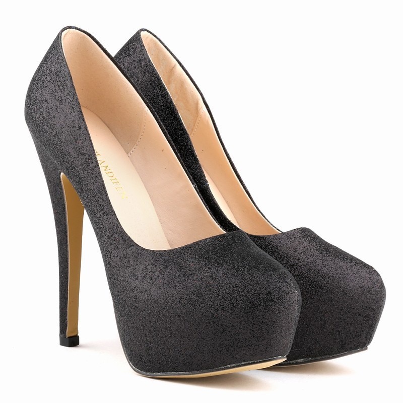 Scarpin brilhante best sale
