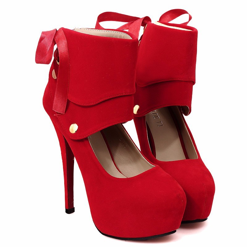 Scarpin Camur a Vermelho com Tornozeleira Parise Joias