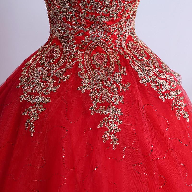 Vestido debutante vermelho e sales dourado