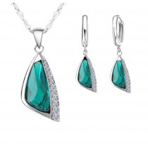 Conjunto com Cristais Verdes
