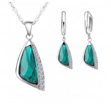 Conjunto com Cristais Verdes